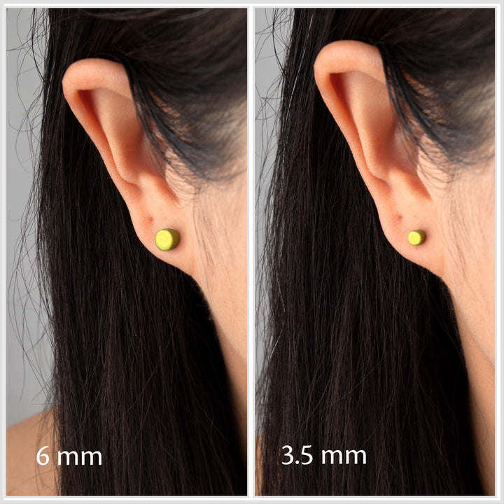 True Color Simple Stud Earrings - Metallic Green - Jesnomi